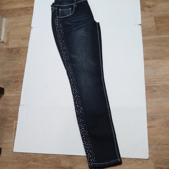 ALMOST FAMOUS embellished rhinestone bling jeans, 13 - Picture 4 of 15